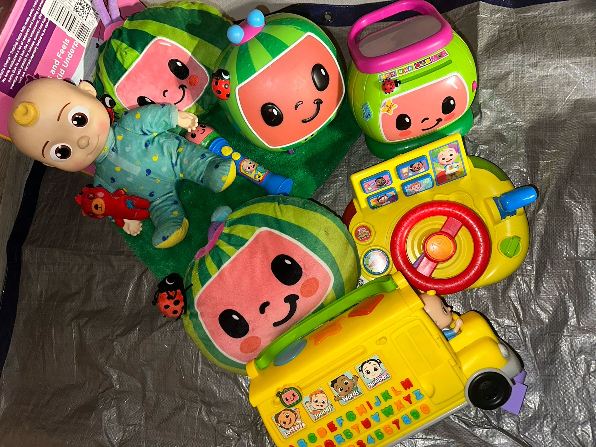 Cocomelon Toys & A Blanket! 