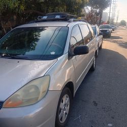 Toyota Sienna 2004