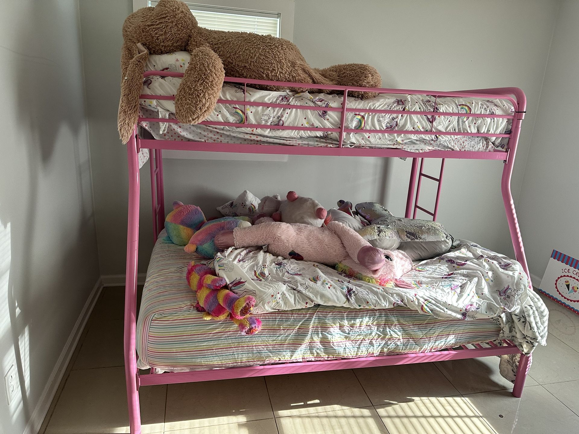 FREE BUNK BED with fullsize mattress and twin, Free King Size Mattress