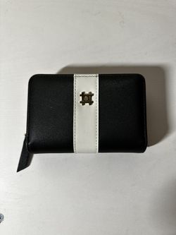 pink and black women’s wallet