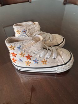 Baby Converse size 6