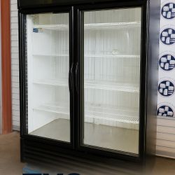 True 2-Door Merchandiser Freezer – Used / Fully Tested –
