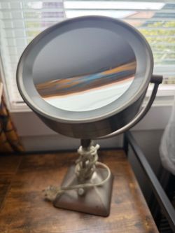 Light up mirror