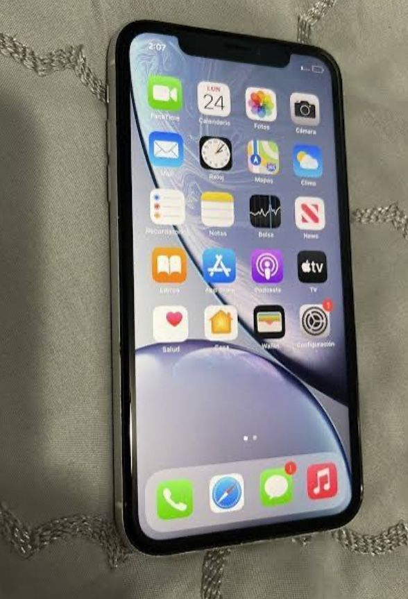 iPhone XR (64 Gb) No Cracks On Screen