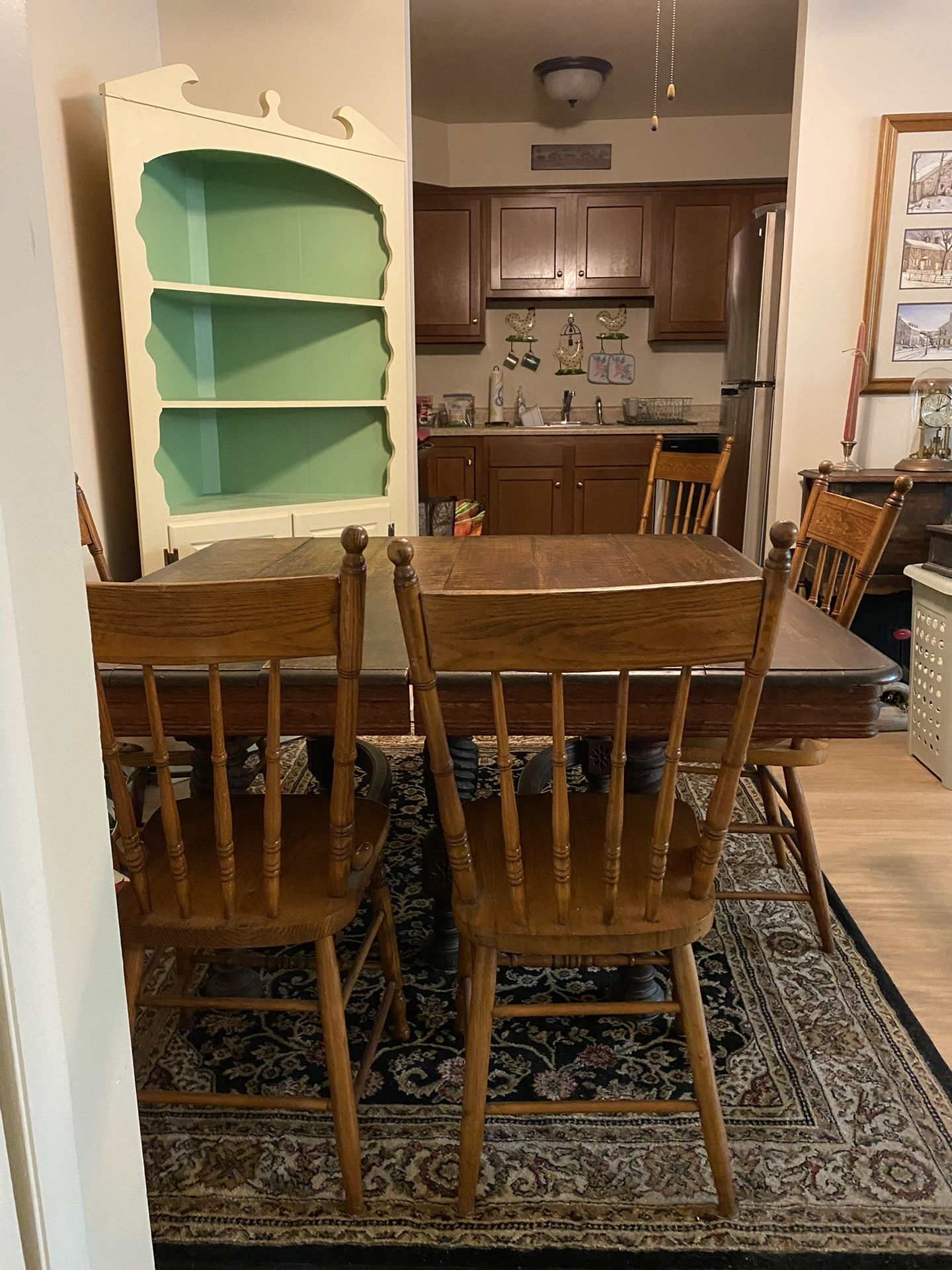 Corner Hutch