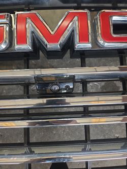 2024 gmc sierra headlight right  side and grille with 📷 camara is clean