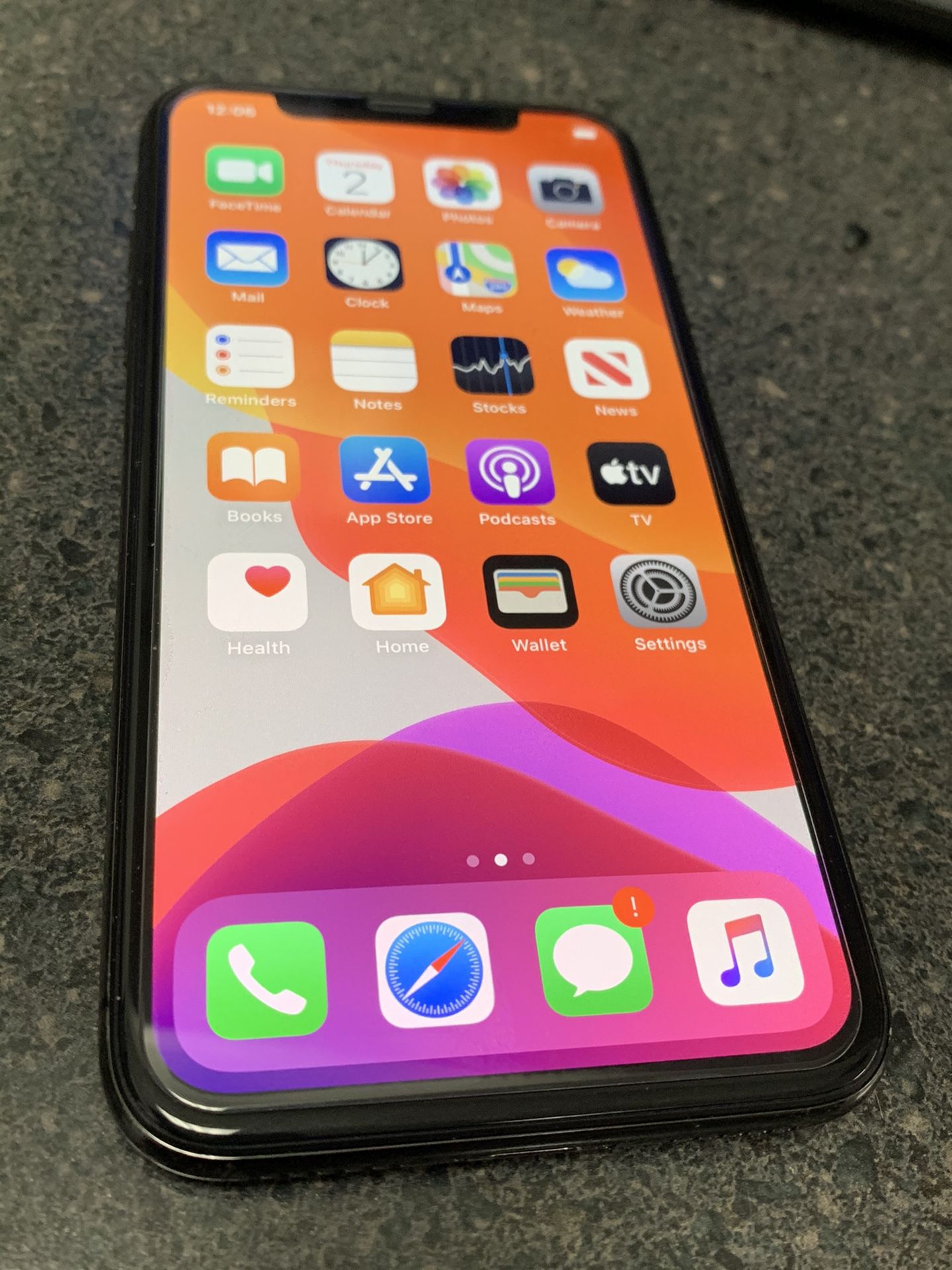 iPhone X 64GB UNLOCKED FOR ANY CARRIER w/tempered glass and charger