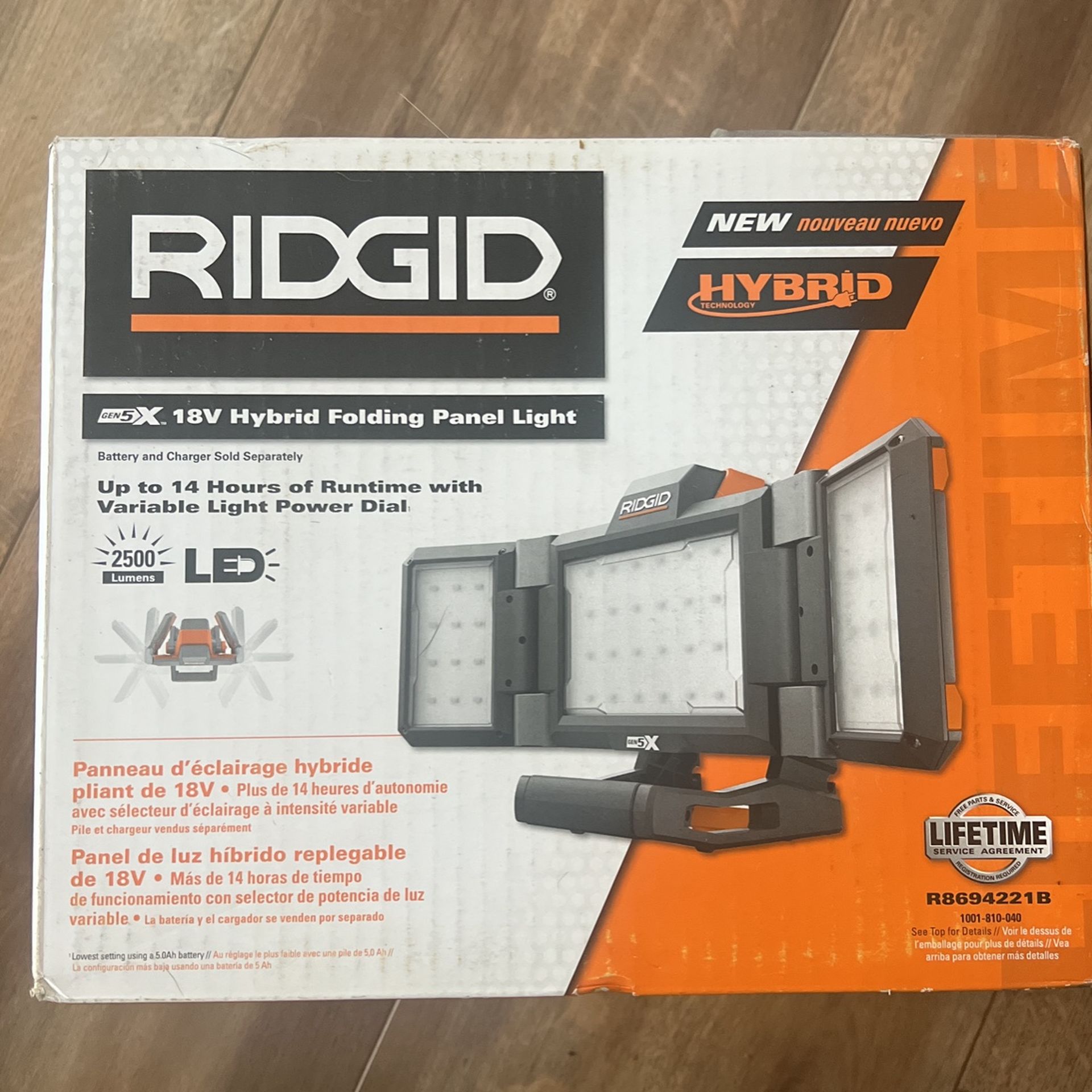 RIDGID 18V Hybrid Folding Panel Light