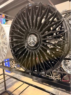 22s wheels tires new 5lug Mercedes staggered