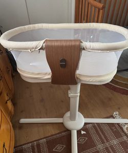 Halo bassinet