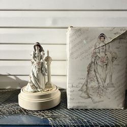 Mrs Albee Bridal Figure