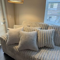 NEW Ashley’s Furniture Throw Pillows (5)