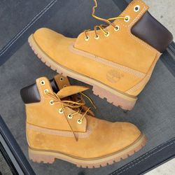 Timberland Classic Boot Size 7.5 W