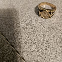 Anillo De 14k Autentico Oro Y Diamantes Pequeños 7gr  Size 8