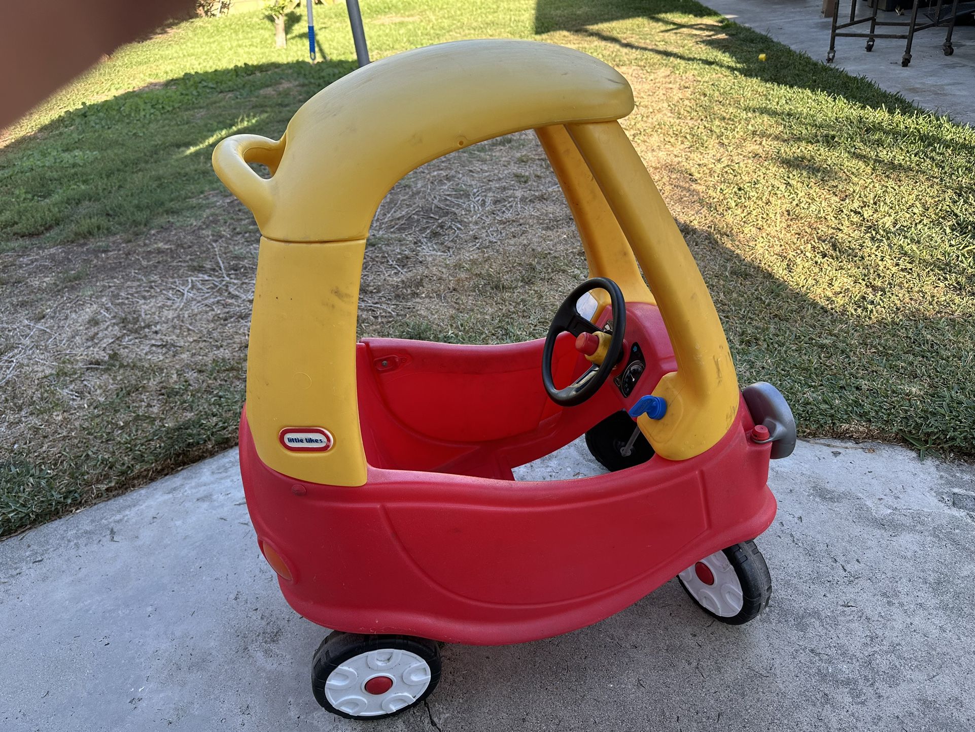 Toddler Little Tikes Car