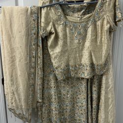 Gorgeous 2 piece gown/ skirt set, beautifully beaded on silk