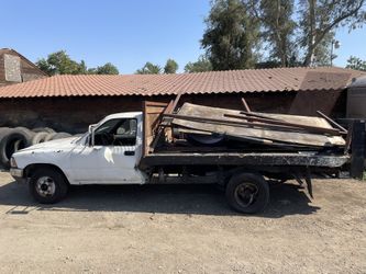 89 Toyota Dually Parts Only  3.0 Good Engine And Automatic Transmission 