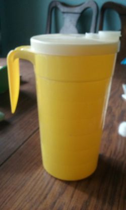 Juice pitcher