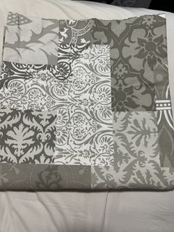 Crate & Barrel Moroccan Print Tablecloth 60 X 120