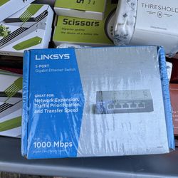 Linksys SE3005 5 Port Gigabit Ethernet Switch - Black/Blue