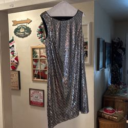 Woman’s Sequin White House Black Market Dress (Small