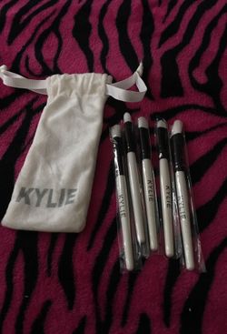 Kylie traveling brushes!