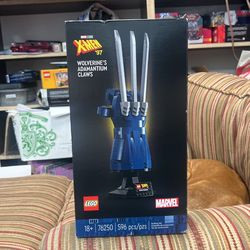 LEGO Marvels Wolverines Adamantium Claws