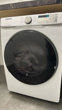Samsung Front-Load Gas Dryer with Steam Sanitize – Excellent Condition!