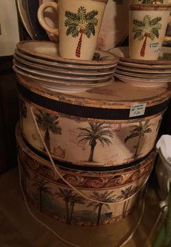 3 palm tree hat boxes