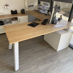 L Shape-Desk Maple Wood