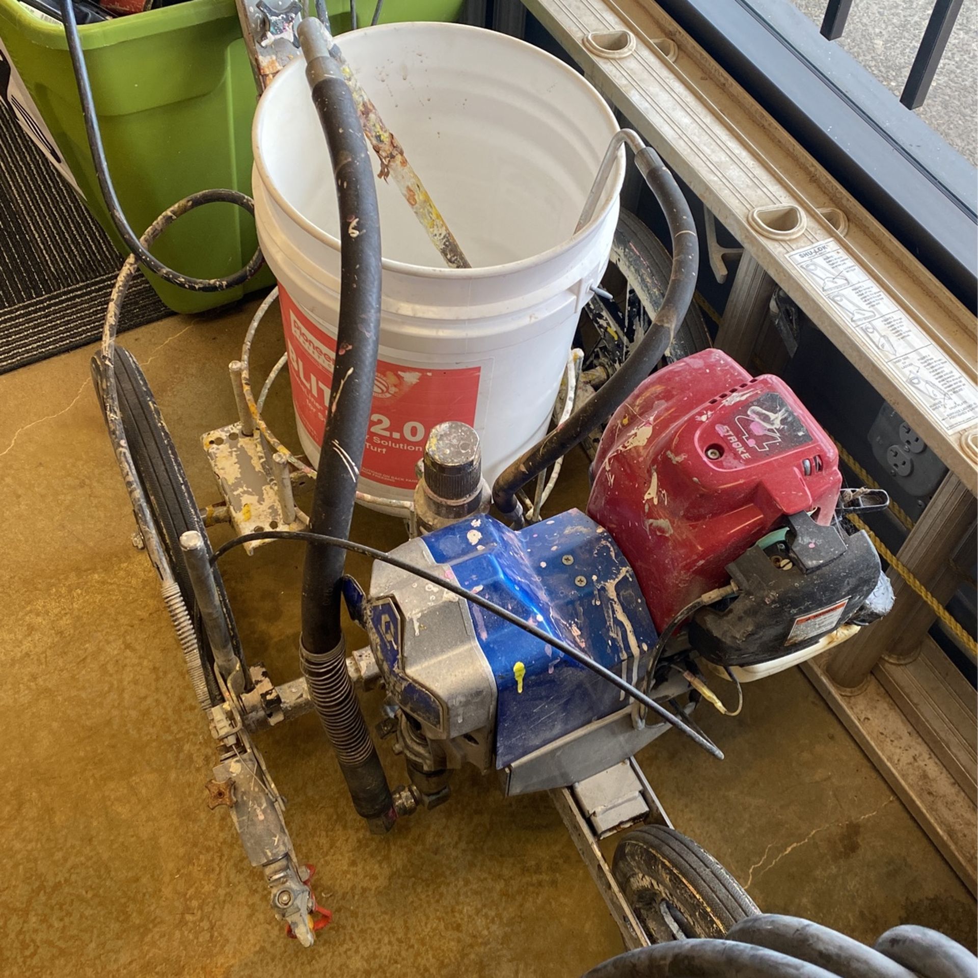 Graco field laser S 100 paint sprayer striper unit