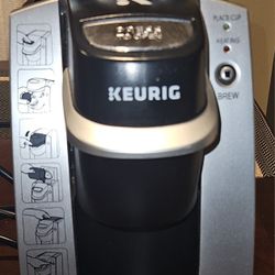 KEURIG COFFEE MAKER 