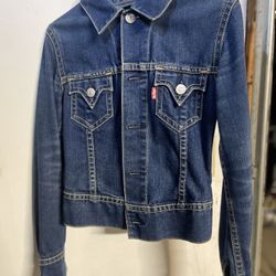 Levis Woman’s Jean Jacket 