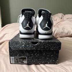 JORDAN 4s