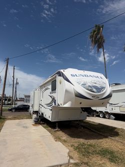 2011 Sundance Fifth Wheel Travel Trailer RV