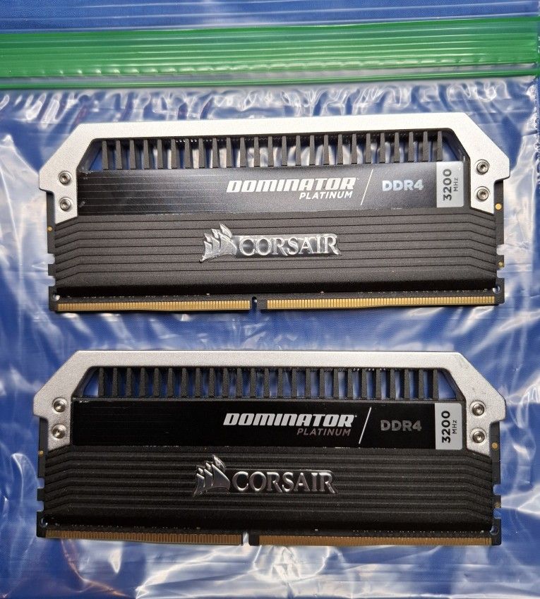 Corsair dominator platinum 32gb ddr4 3200mhz