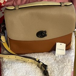 Crossbody Coach 😍