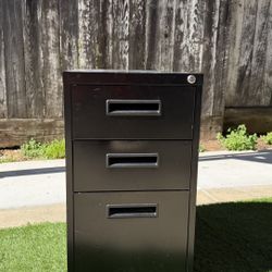 Drawer Cabinet / Tool Box