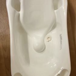 Safety 1st Newborn to Toddler Baby Bathtub, White