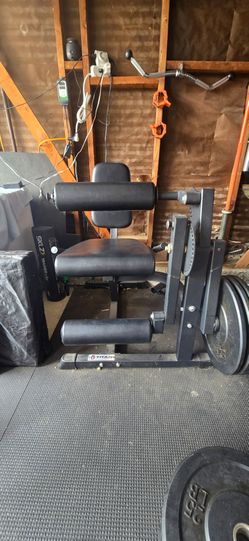 Titan Fitness Leg Curl / Leg Extension Combo
