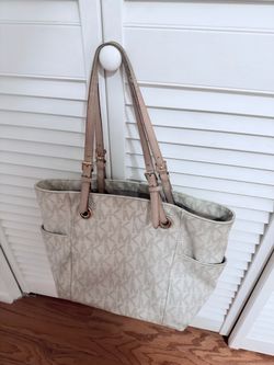 Michael Kors MK Signature Tote Bag