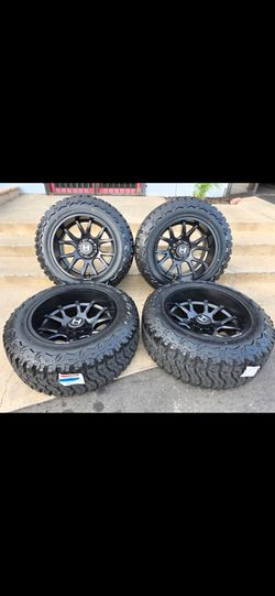 22" HOSTILE w/ 37" MT tires wides