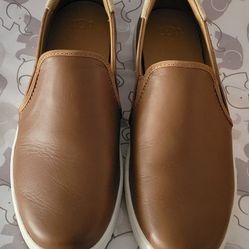 UGG Shoes 9 NEW
