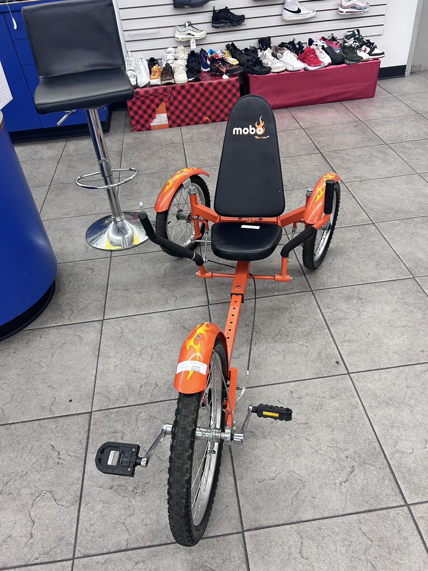 Mobo Tritón