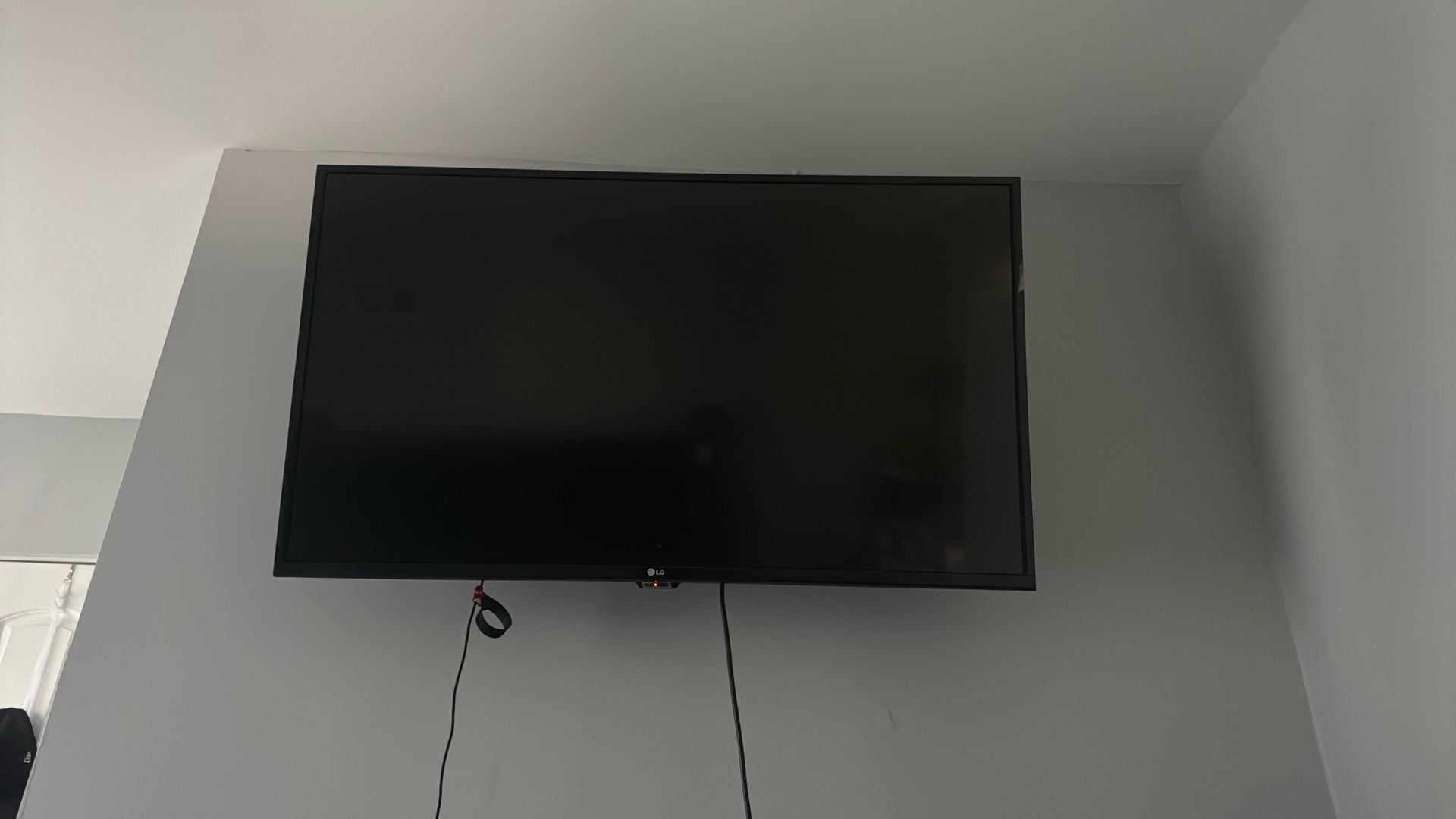 45” LG TV