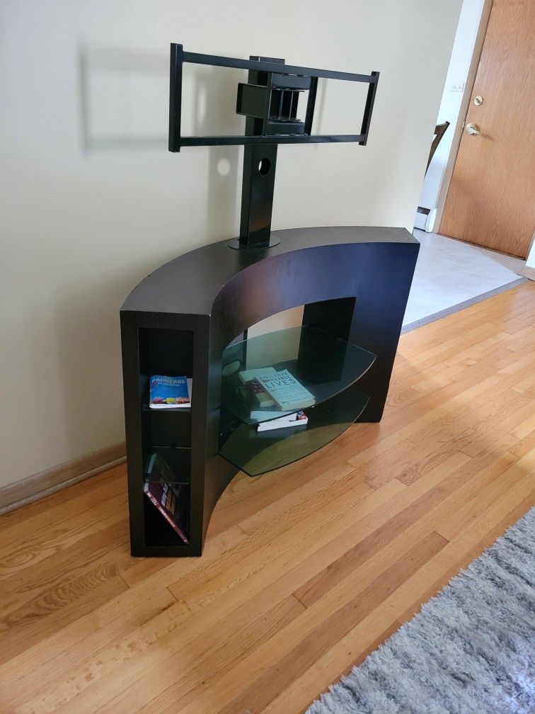 🖥 TV Stand with Mount – Excellent Condition