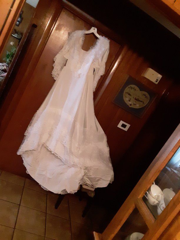 Wedding Dress Val And Gloves Very Good Condition Size Small To Medium 