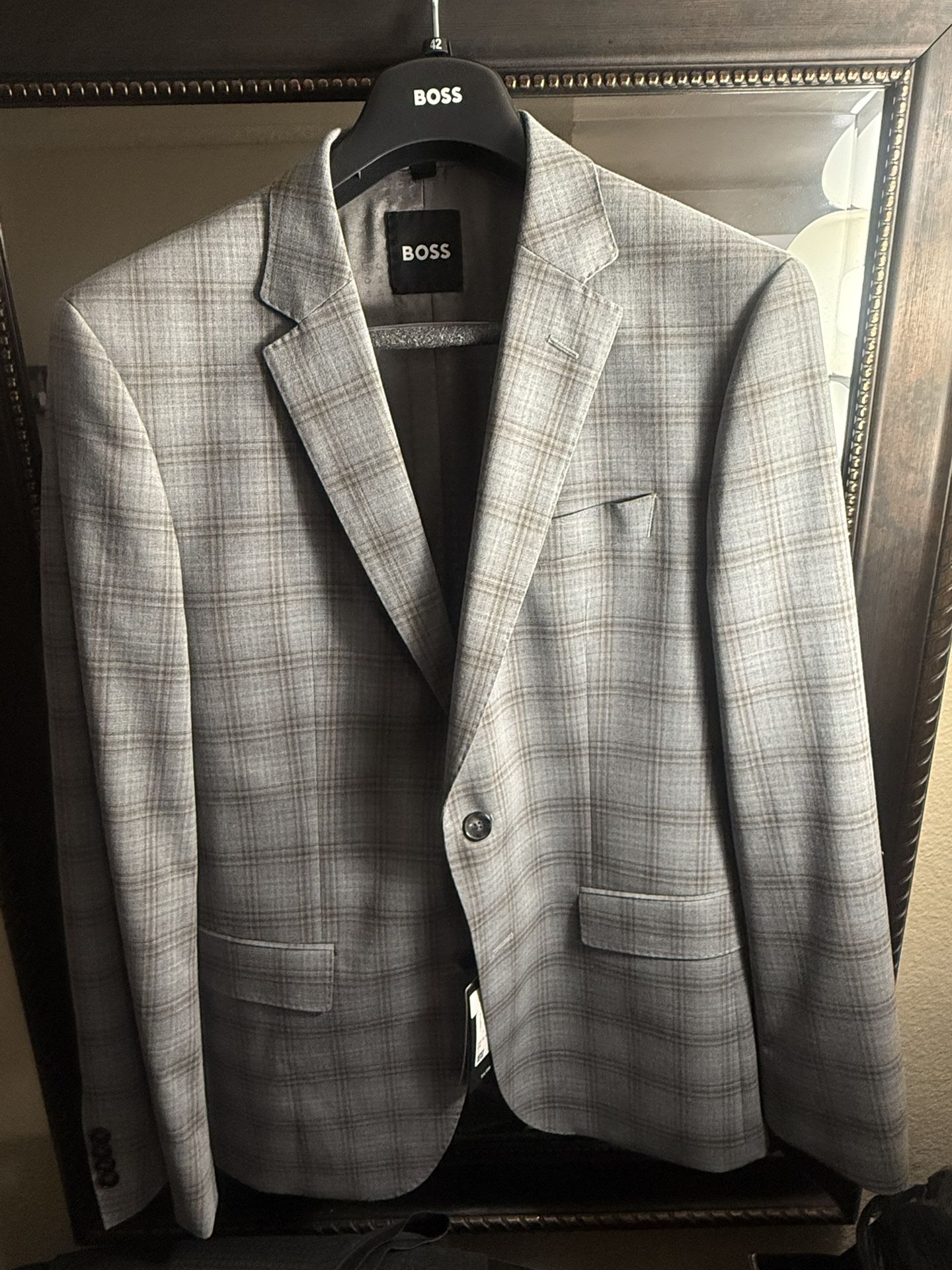 HUGO BOSS SUIT 42R W34-36