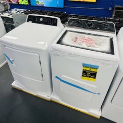 Frigidaire 4.4cu Top Load Washer With Agitator + 7.1 Cu Gas Dryer 