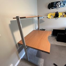 Completely Modular Desk